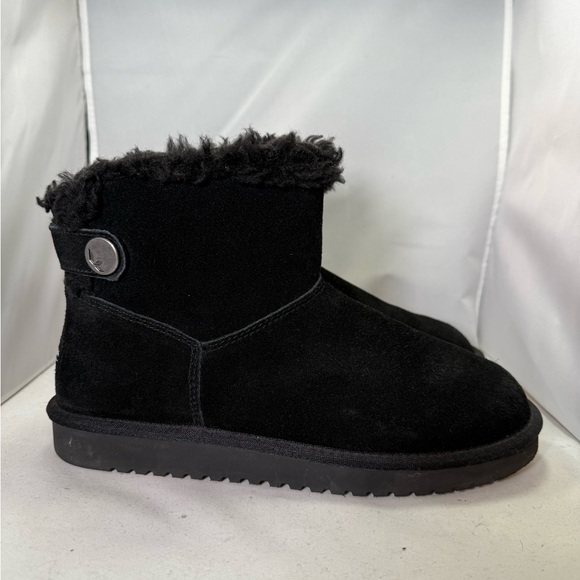 UGG Koolaburra "Jordina" Button Mini Boots
Size 9
Color Black - Picture 3 of 7